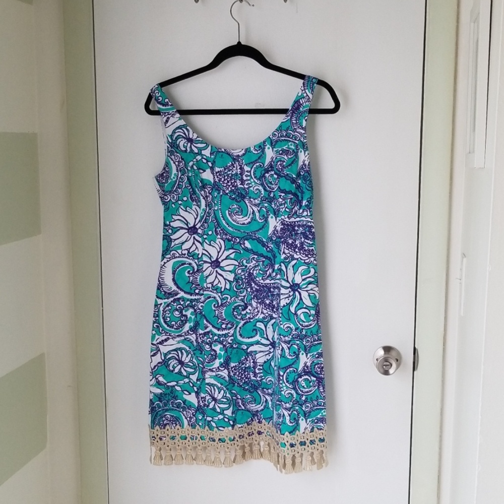 Beautiful Lilly Pulitzer dress w/ gold trim